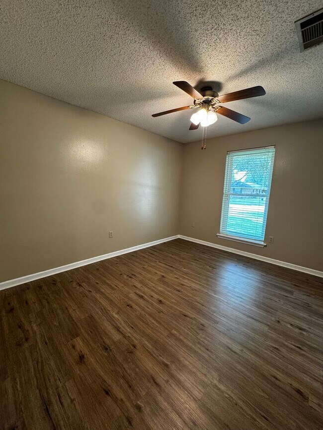 Building Photo - 3BD/2BA House for Lease in Jackson Park - Central Community