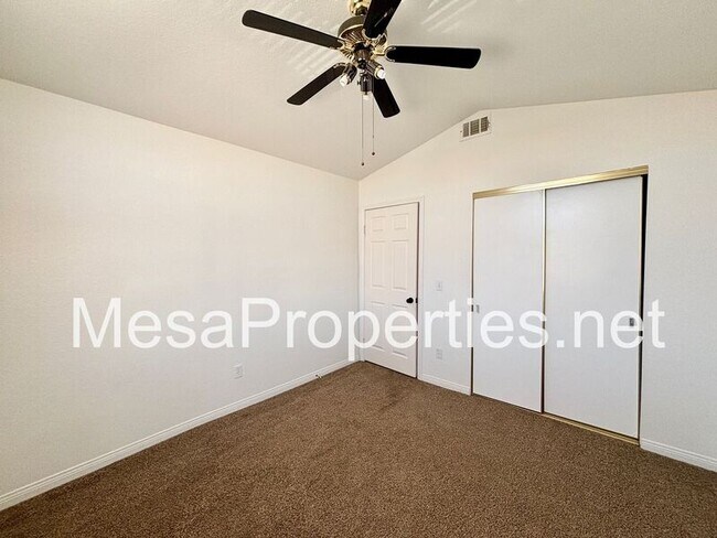 Building Photo - 12530 High Desert Rd