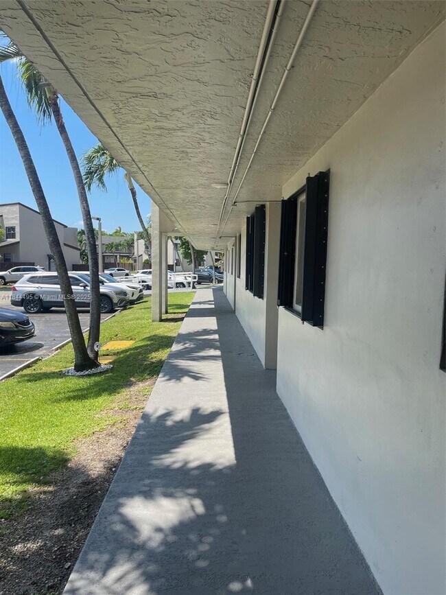 Building Photo - 10290 NW 9th St Cir