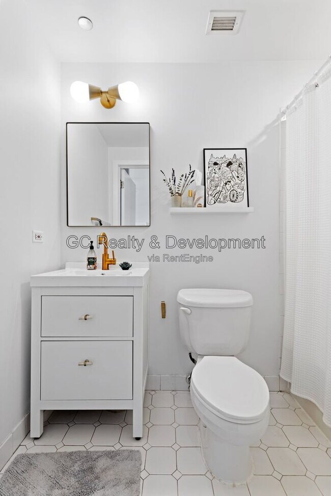 Building Photo - 333 W Hubbard St