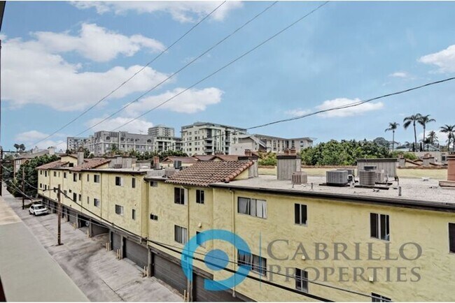 Building Photo - 3771 Centre St