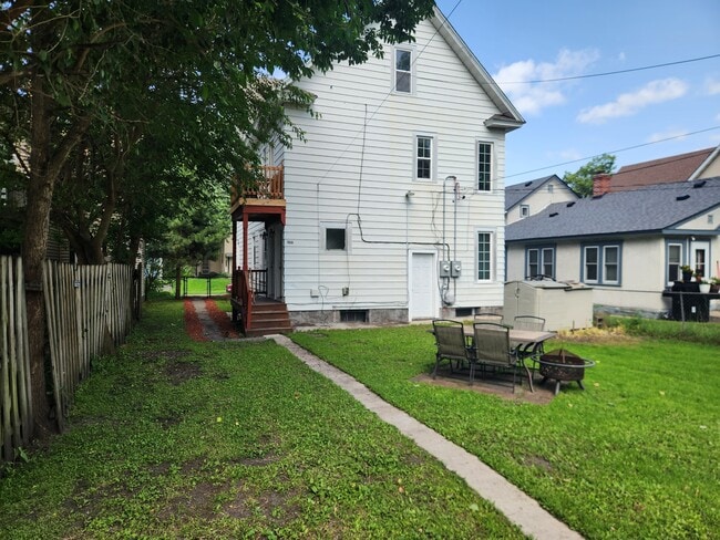 Building Photo - 1315 5th St NE