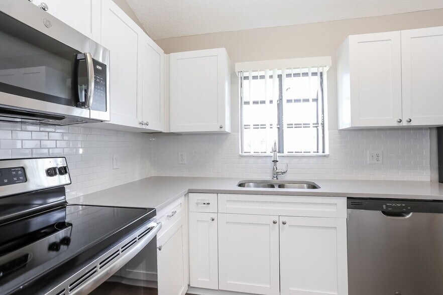 Building Photo - 154 Chelsea Ct