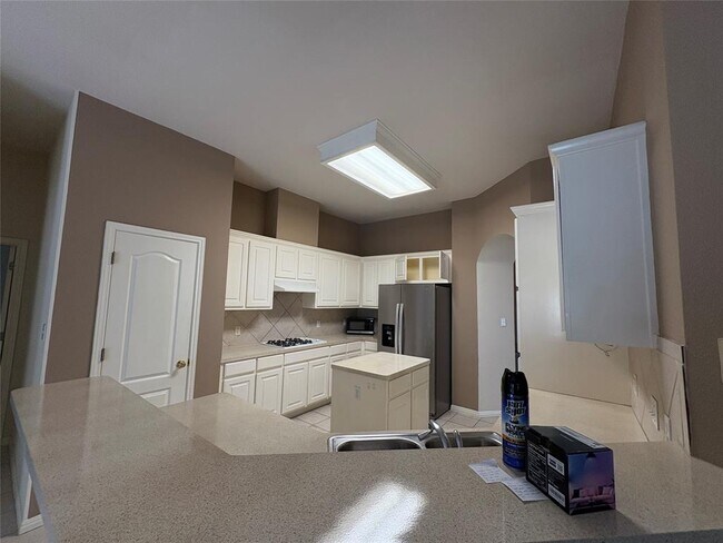 Building Photo - 207 Kettleman Ln N