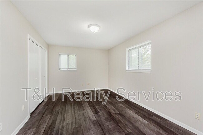 Building Photo - 11313 Wolf Ln