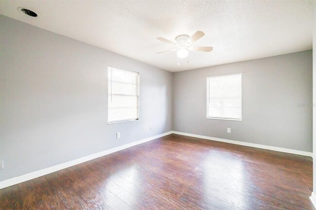 Building Photo - 2507 W Virginia Ave