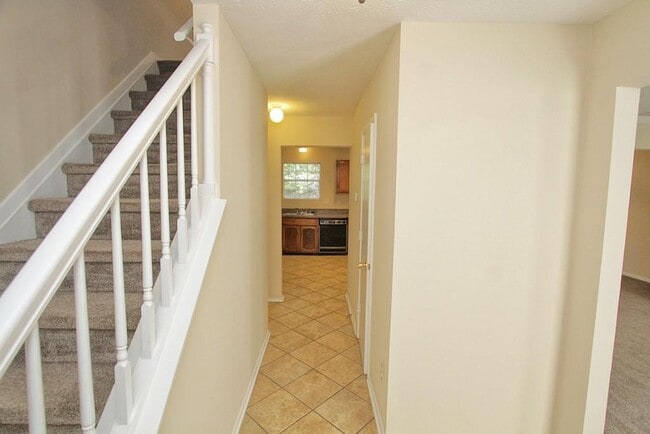 Building Photo - 210 Arborfield Way