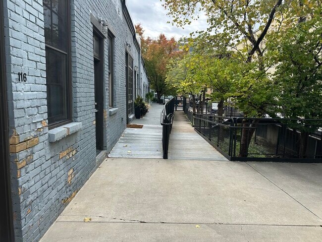 Building Photo - Condo