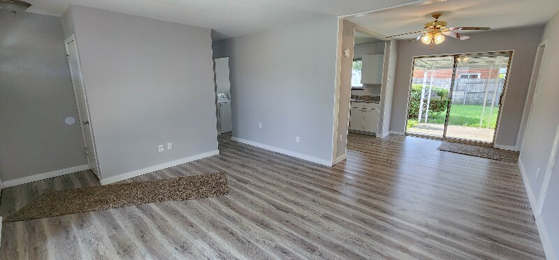 Building Photo - 500 W Ford Ave