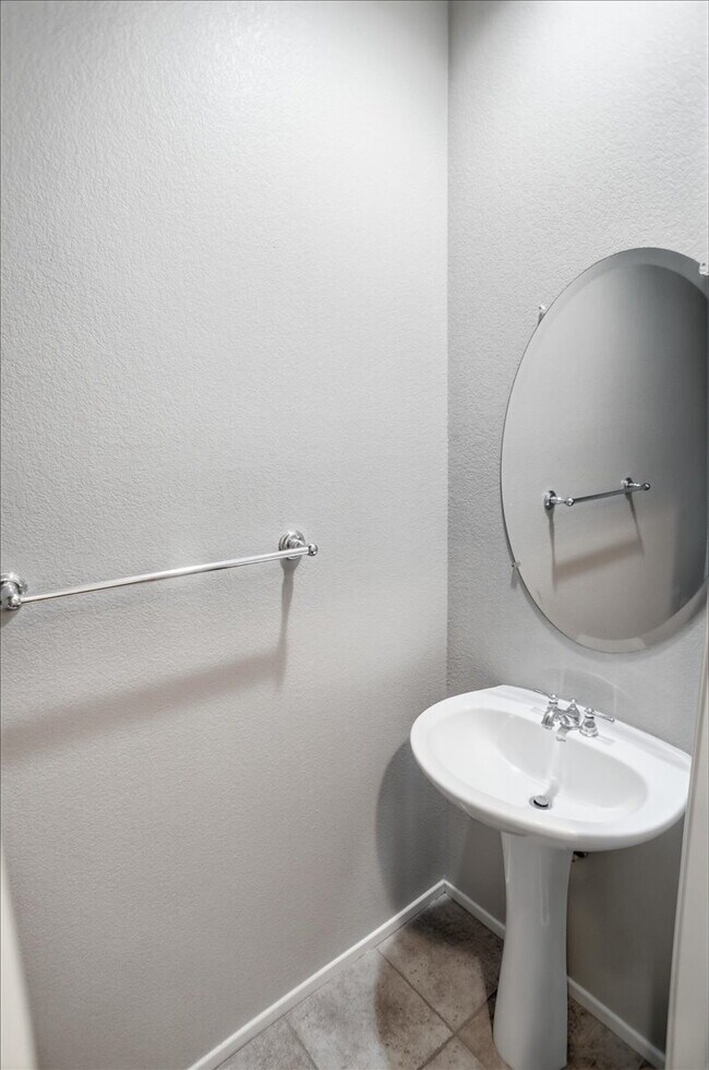 Building Photo - Spacious Alta Vista Valencia Home with Loft, Private Yard, and Community Amenities