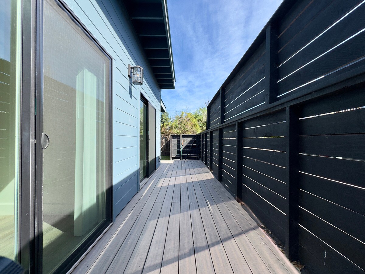 Building Photo - 1038 62nd St