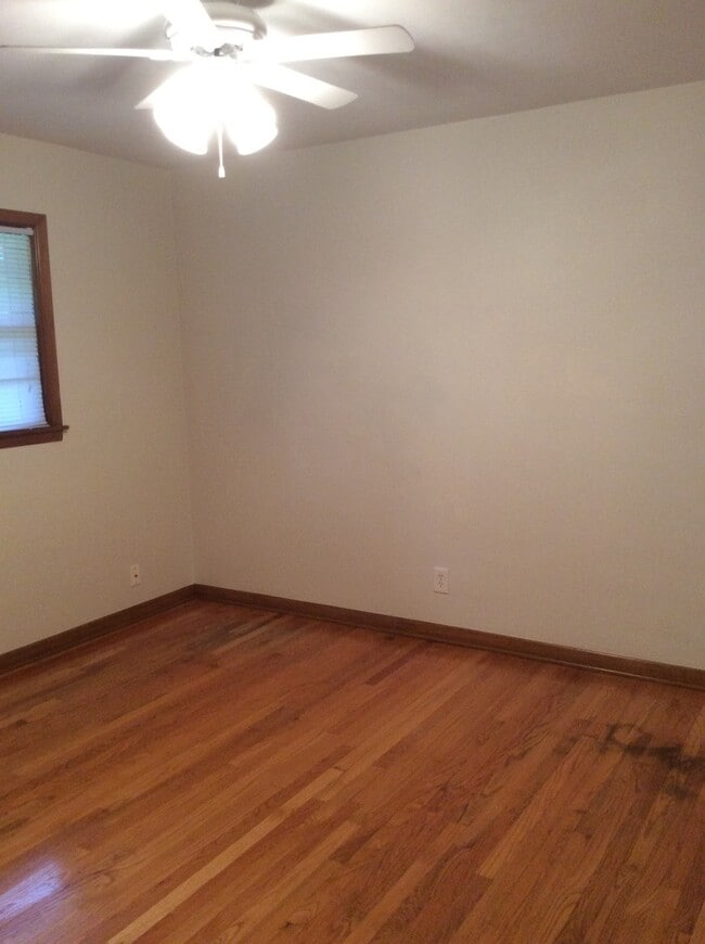 Building Photo - 4803 Flintridge Ct