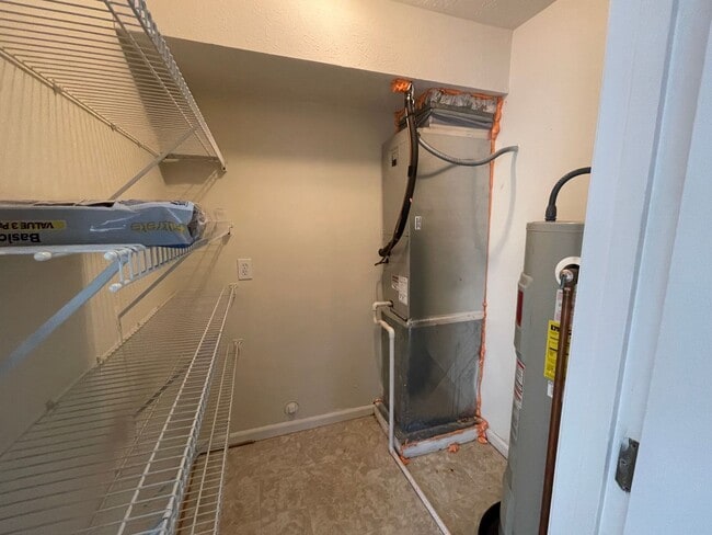 Building Photo - Timberlake Area Townhome