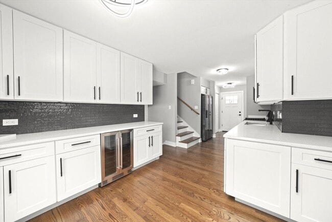 Building Photo - 11201 Deerpath Ln