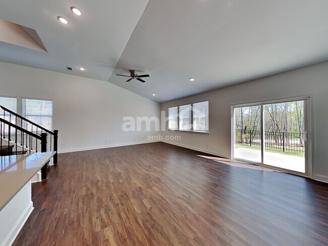 Building Photo - 5263 Blue Mountain Dr