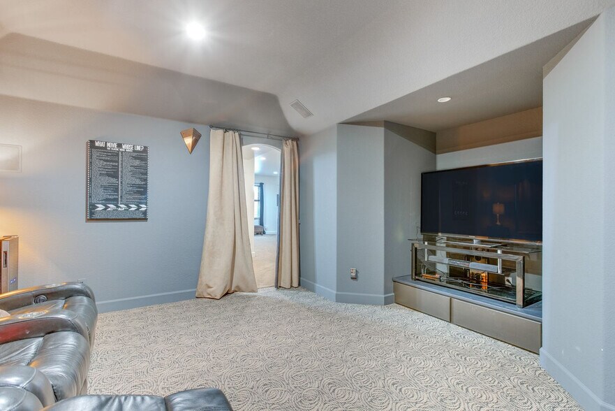 Building Photo - 24950 E Roxbury Pl