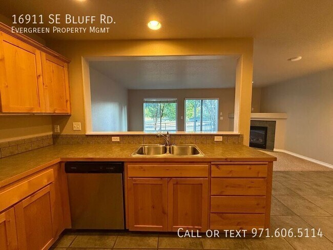 Building Photo - 16911 SE Bluff Rd