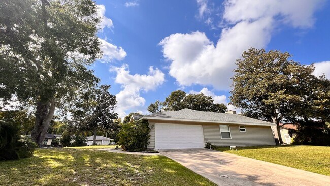 Building Photo - 23 Winding Woods Trail