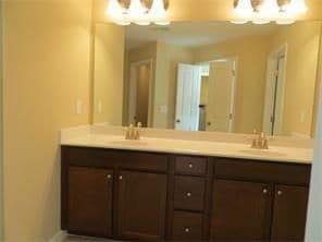 Building Photo - 456 Fieldview Ln