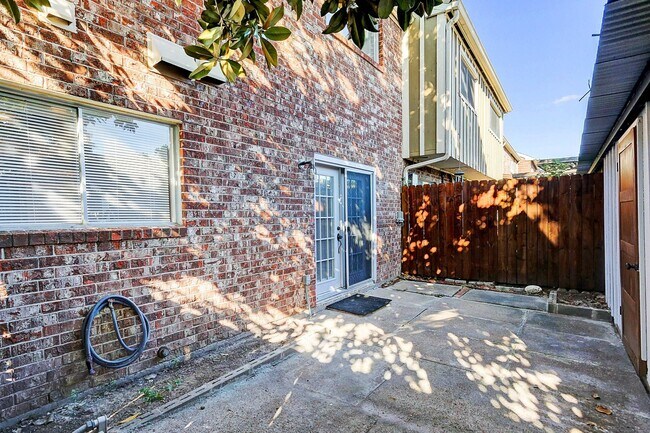 Building Photo - 10458 Hammerly Blvd