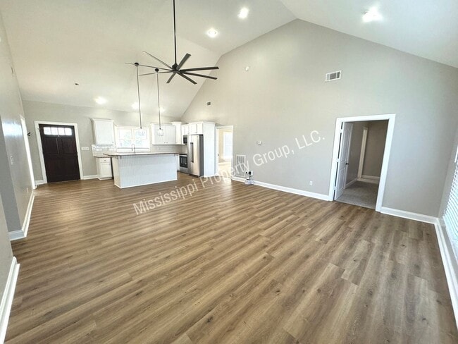 Building Photo - 4BD/4.5BA FOR RENT