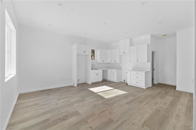 Building Photo - 8512 Wilbur Ave