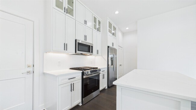 Building Photo - 6732 Lozier St