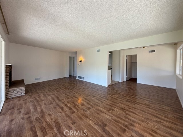 Building Photo - 9822 Joyzelle Dr