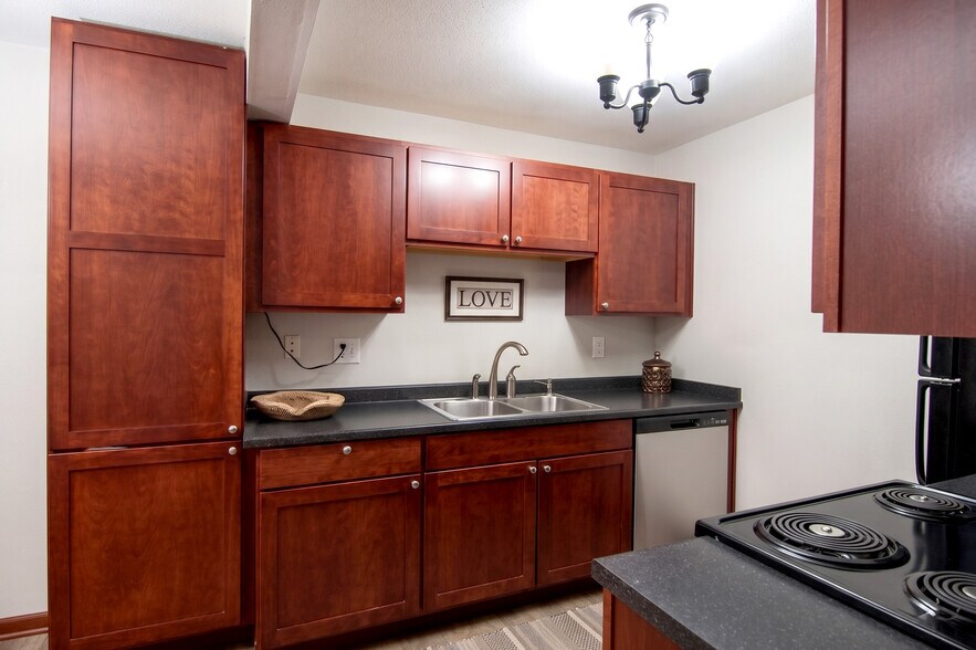 Building Photo - 16817 Larch Way