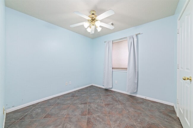 Building Photo - 22911 Sebastian Dr