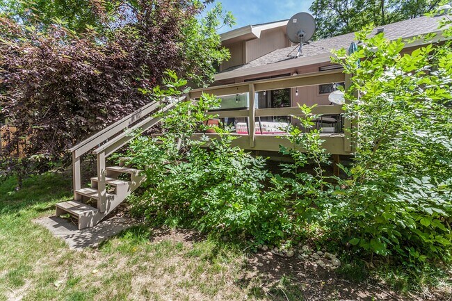 Building Photo - 3 Bedroom 2.5 Bath in Parkwood, Fort Collins