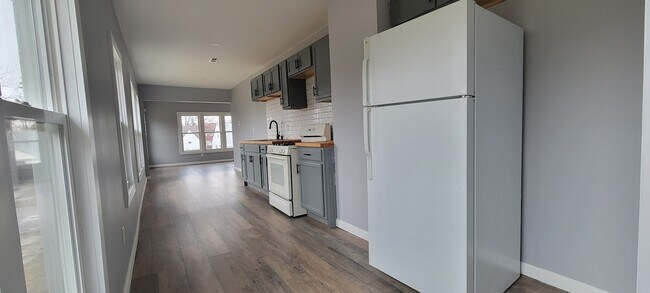 Building Photo - 11822 Promenade Ave