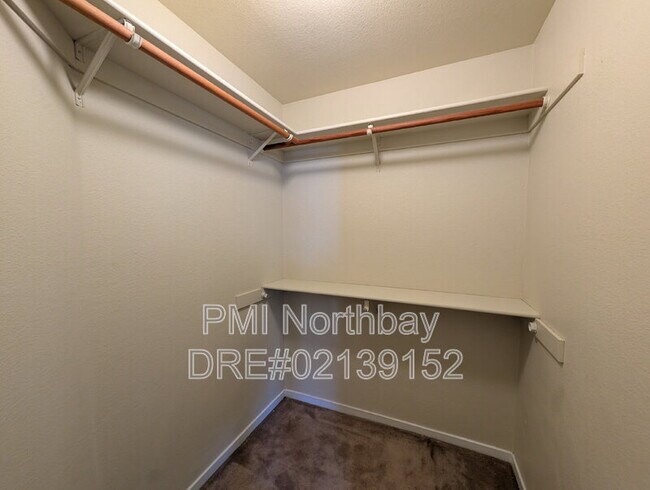 Building Photo - 3275 Formby Ln