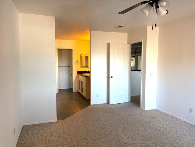 Building Photo - Updated Single-Level Condo in Mission Ridge with Resort-Style Amenities