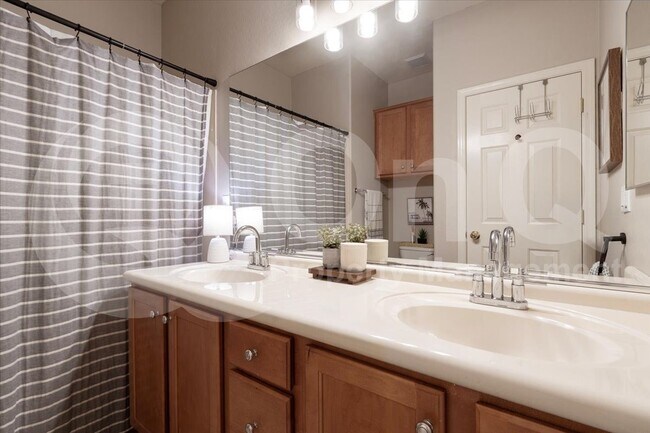 Building Photo - 4628 W Whispering Wind Dr