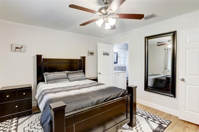 Building Photo - 4802 Walden Cir