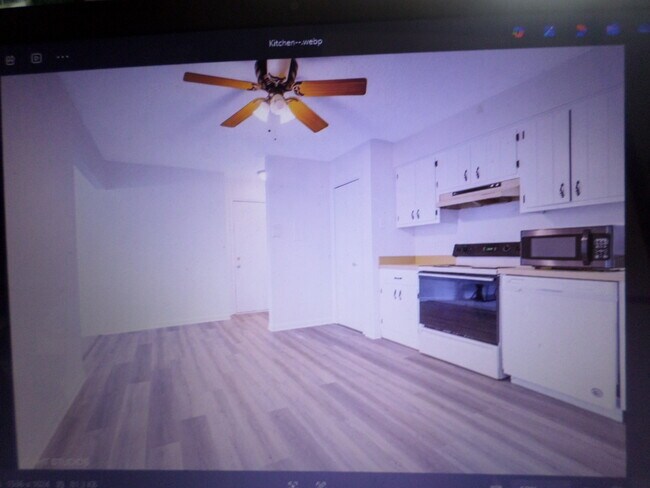 Building Photo - 222 Madison St