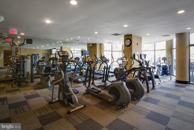 Building Photo - 10101 Grosvenor Pl