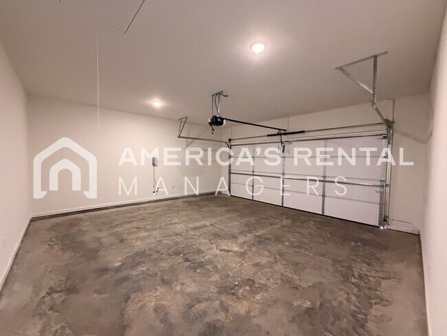 Building Photo - Modern Living in Havenridge!