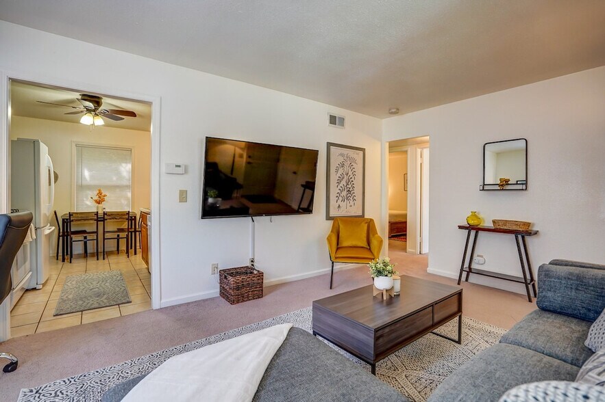 Building Photo - 8 Craig Ave