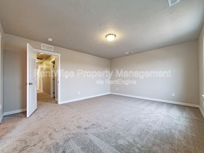 Building Photo - 7692 S Sea Breeze Way