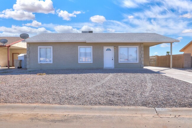 Building Photo - 3 Bedroom House with large yard Arizona City