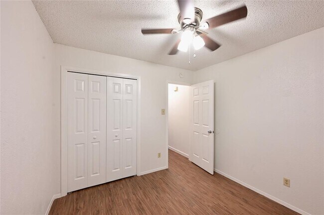 Building Photo - 319 W William Cannon Dr