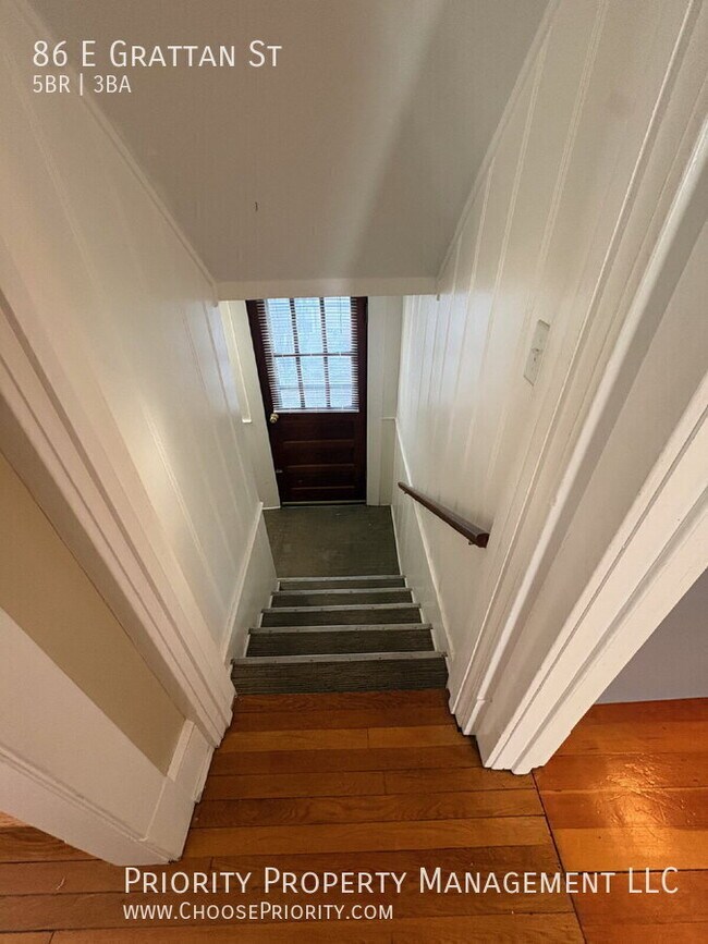 Building Photo - 86 E Grattan St
