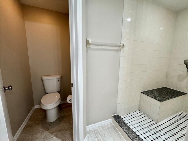 Building Photo - 14922 Par Club Cir