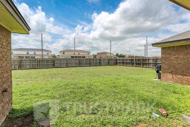 Building Photo - 2710 Vernice Loop