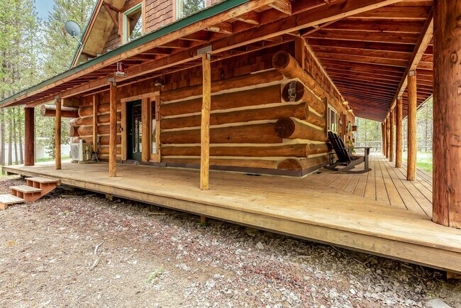 Building Photo - 55823 Wood Duck Dr