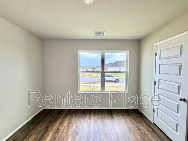 Building Photo - 2107 S Amarillo Dr
