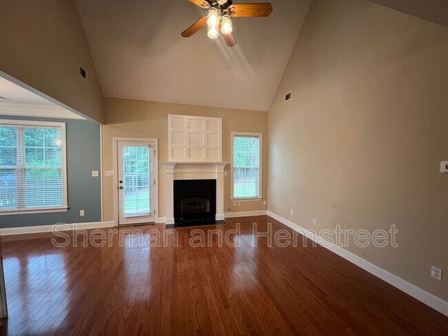 Building Photo - 1102 Highmoor Ln