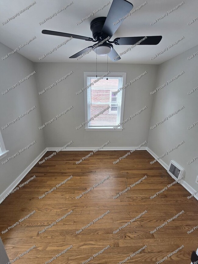 Building Photo - Great Location All Brick 2 Story